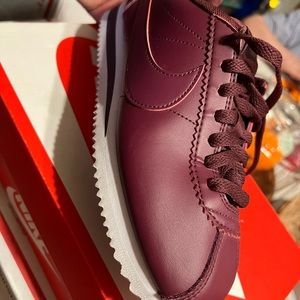 Leather Nike Cortez maroon
